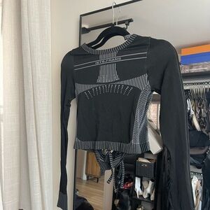 IETS FRANS cropped long sleeve